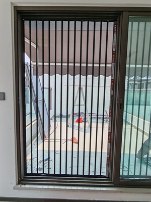 防蚊虫金隐门，铝合金无缝折叠门